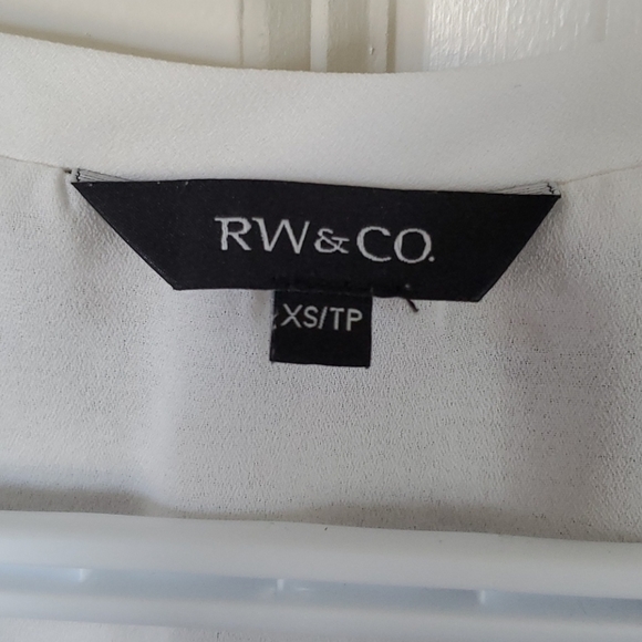 Top - Picture 2 of 3